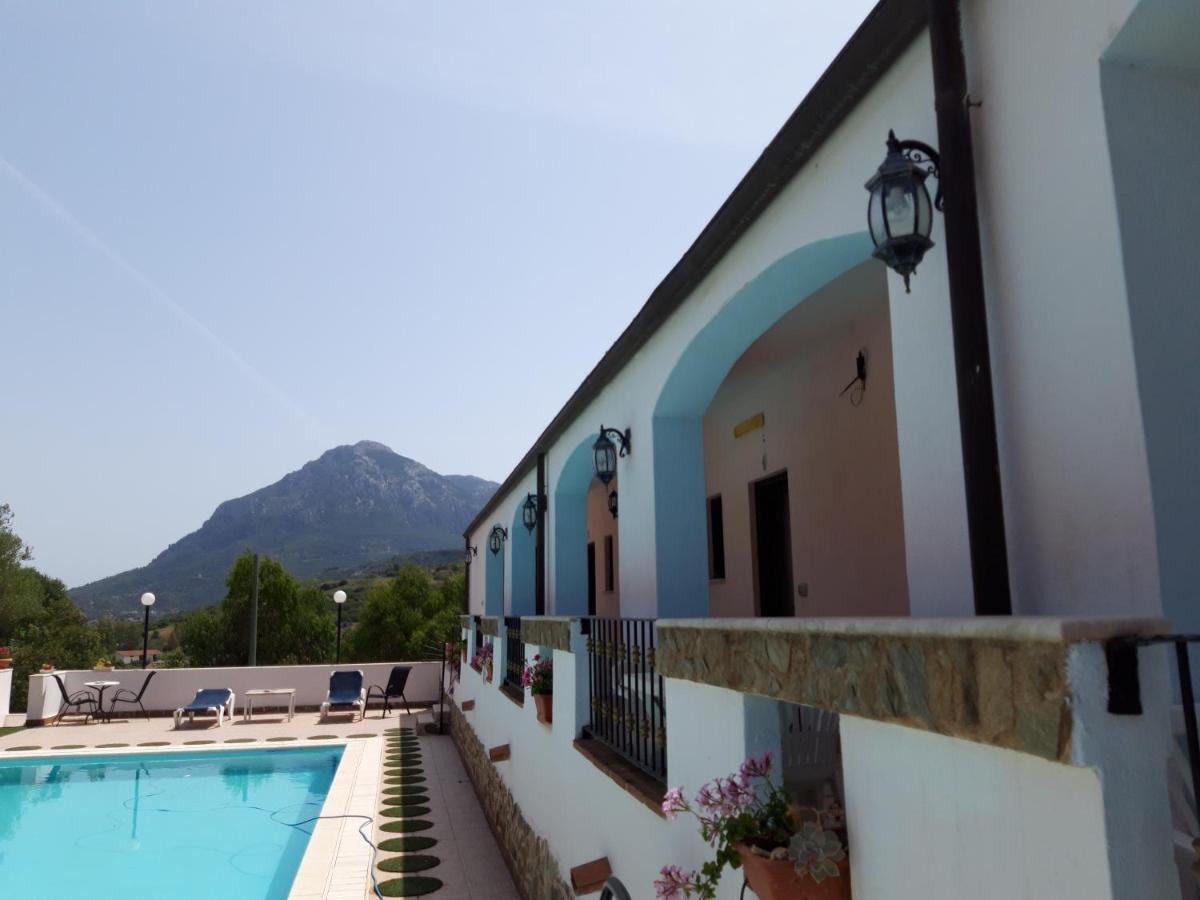 Hotel Valle Del Cedrino Galtellì 외부 사진
